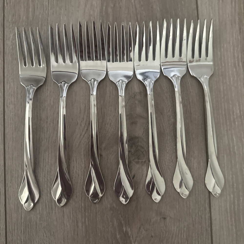 Lot of 7 Oneida USA Tribeca Glossy Stainless Flatware SALAD FORKS